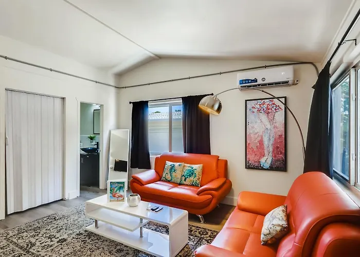 !!Coral Sands 1 Bedroom Stunner!!