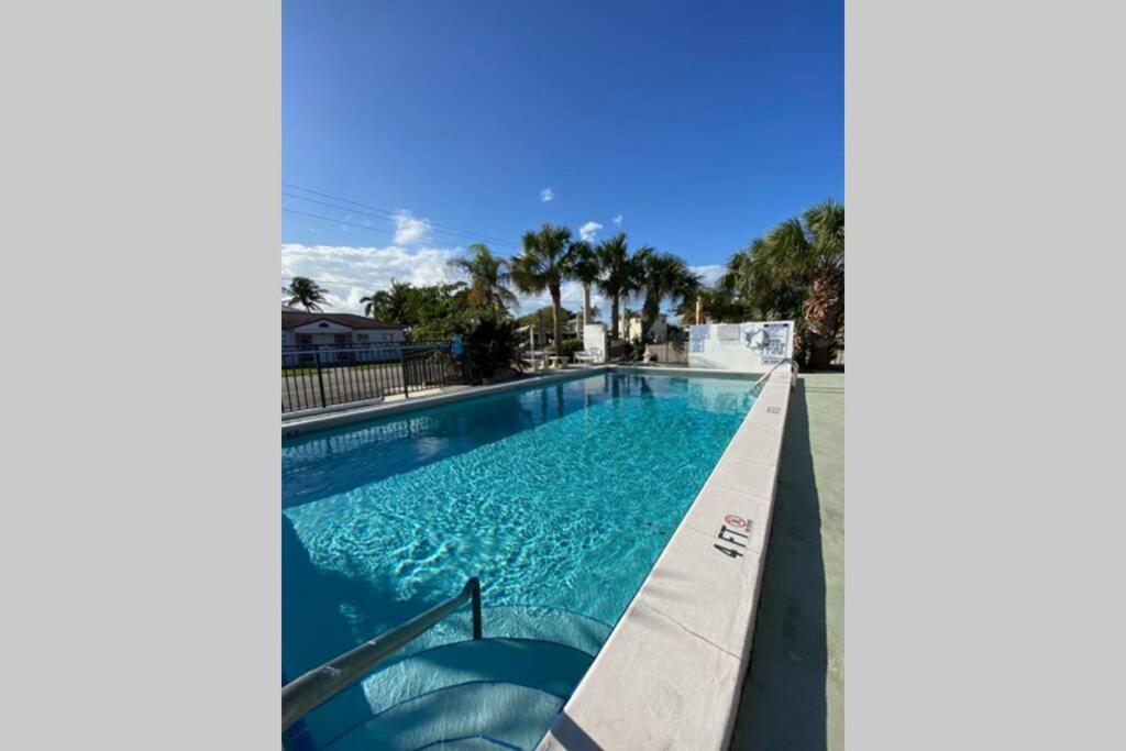 !!coral Sands 1 Bedroom Stunner!! Apartment